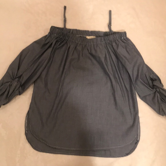 I am selling a off to the shoulder shirt - Picture 1 of 2